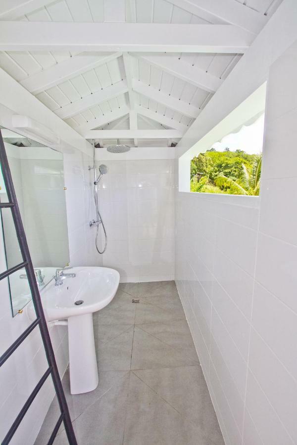 Appartement Duplex Vue Mer Jacuzzi Prive Deshaies Bagian luar foto